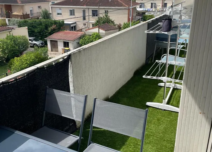 T2 Balcon Parking Climatise